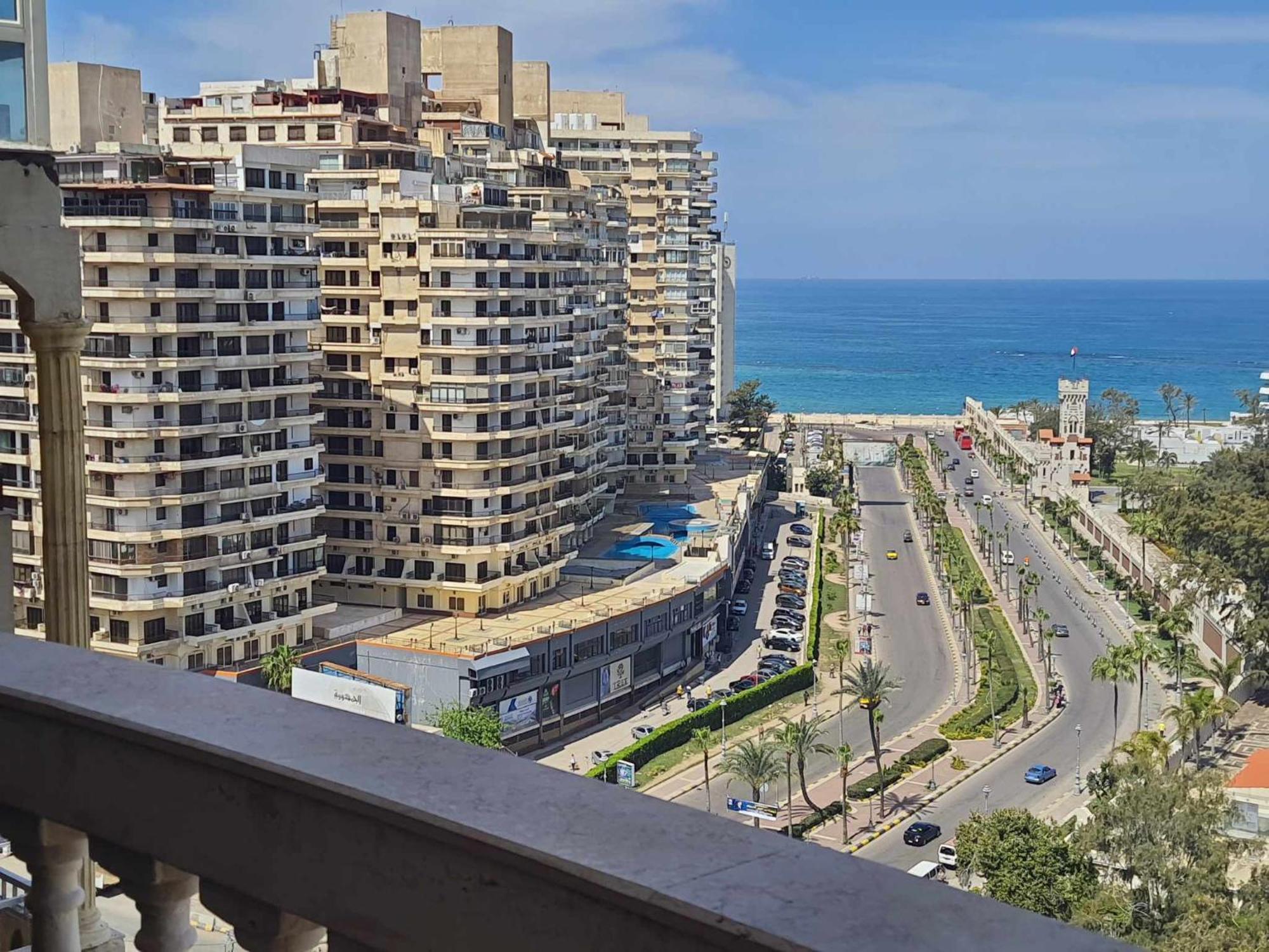 Sea And Montaza Palace View 2 Bedrooms Alexandria,2 Full Bathrooms, With 2 Ac And 1 Stand Fan, Free Wifi , Available Year Days With 3 Heavy Blankets Apartment Alexandria