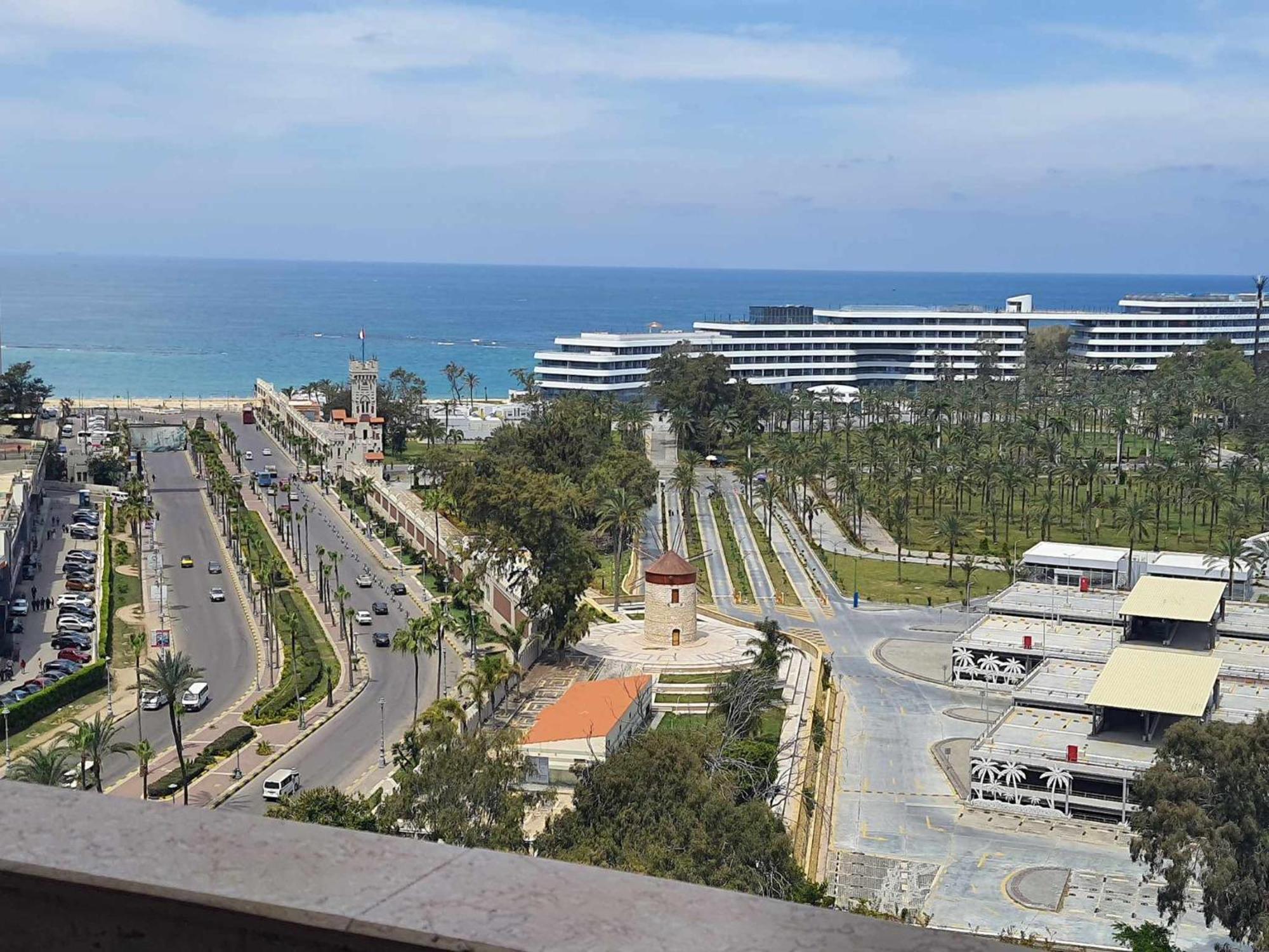 Sea And Montaza Palace View 2 Bedrooms Alexandria,2 Full Bathrooms, With 2 Ac And 1 Stand Fan, Free Wifi , Available Year Days With 3 Heavy Blankets Apartment
