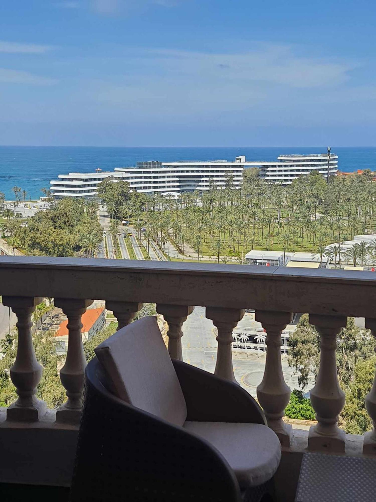 Sea And Montaza Palace View 2 Bedrooms Alexandria,2 Full Bathrooms, With 2 Ac And 1 Stand Fan, Free Wifi , Available Year Days With 3 Heavy Blankets Apartment