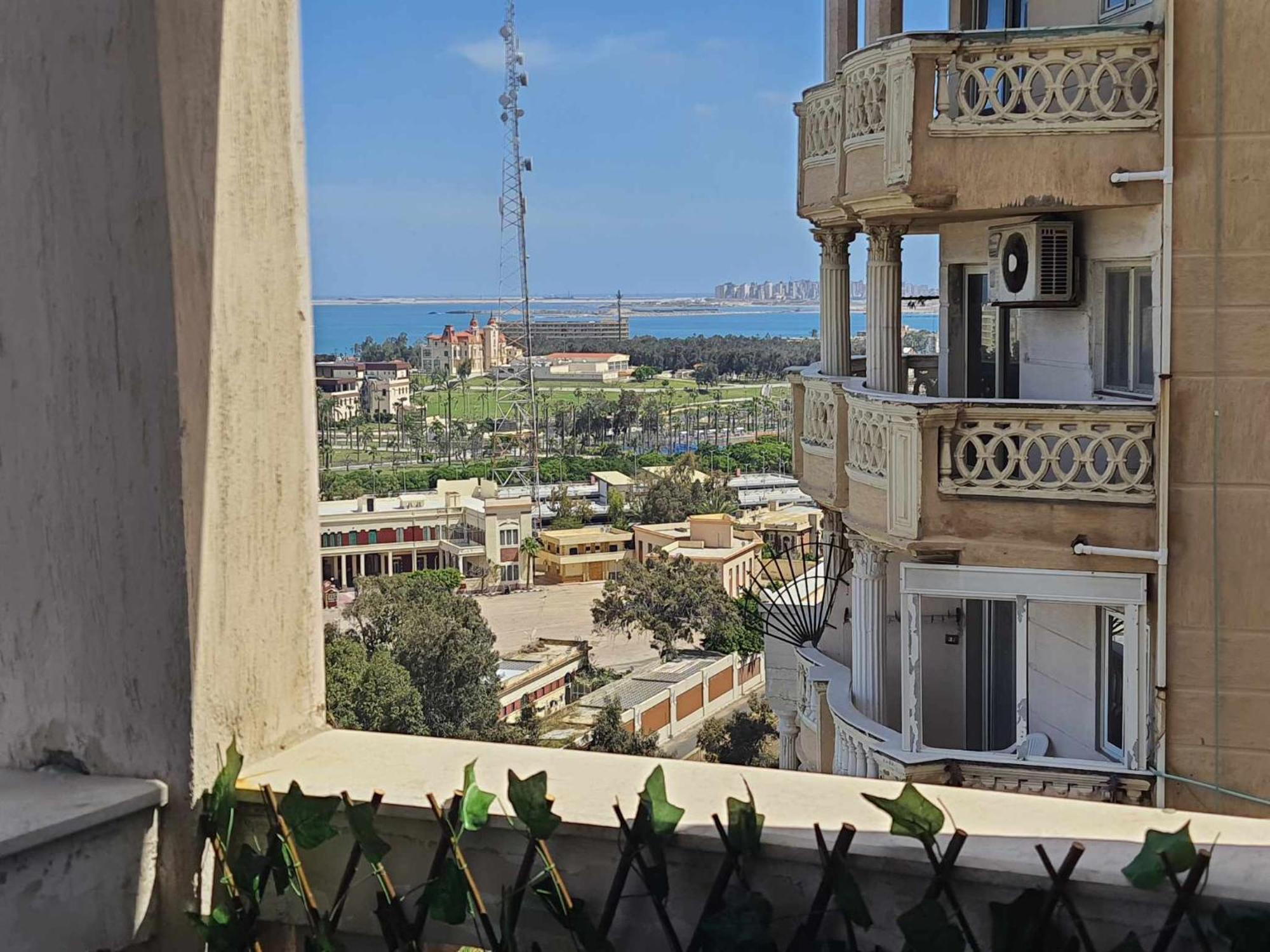 Sea And Montaza Palace View 2 Bedrooms Alexandria,2 Full Bathrooms, With 2 Ac And 1 Stand Fan, Free Wifi , Available Year Days With 3 Heavy Blankets Alexandria
