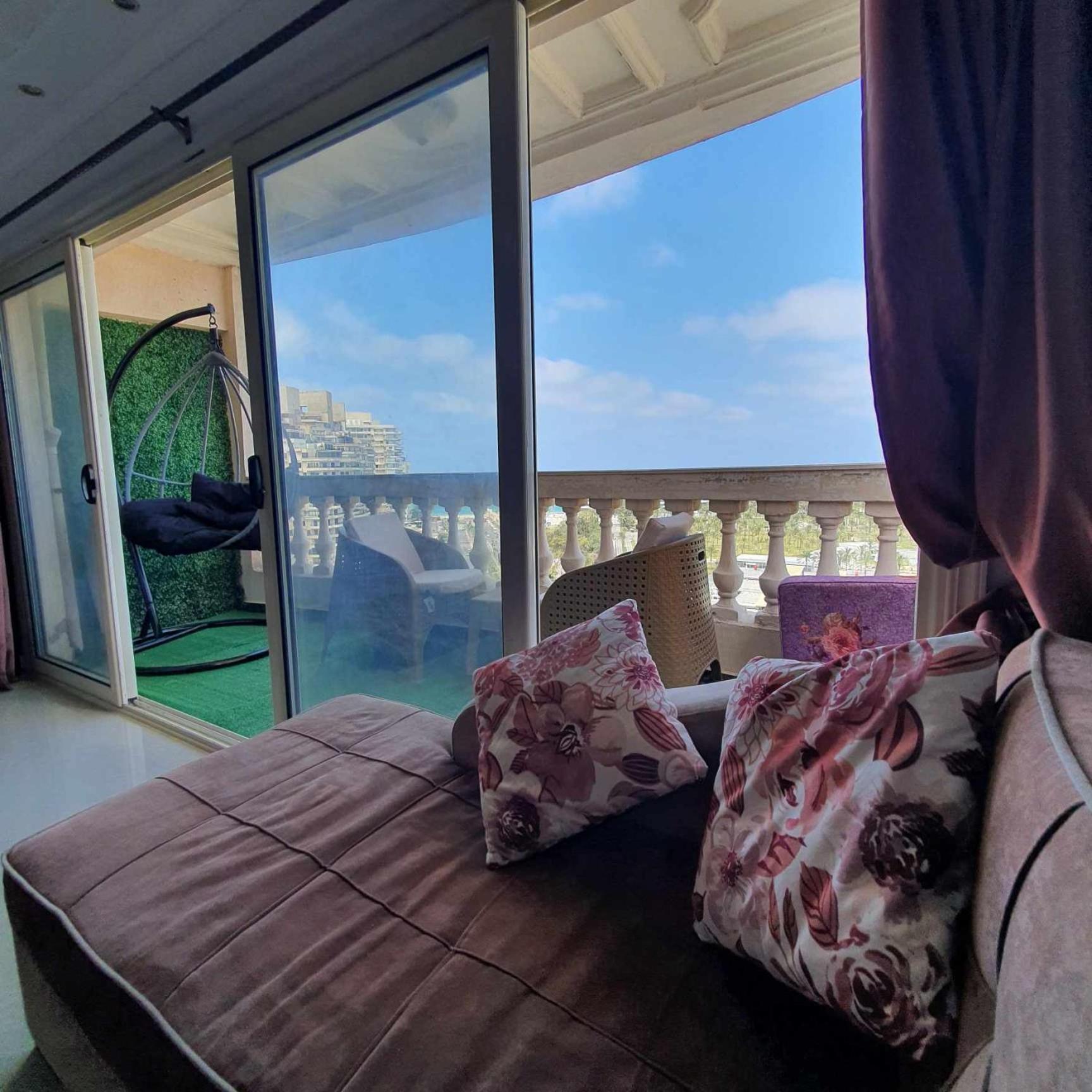Sea And Montaza Palace View 2 Bedrooms Alexandria,2 Full Bathrooms, With 2 Ac And 1 Stand Fan, Free Wifi , Available Year Days With 3 Heavy Blankets Alexandria