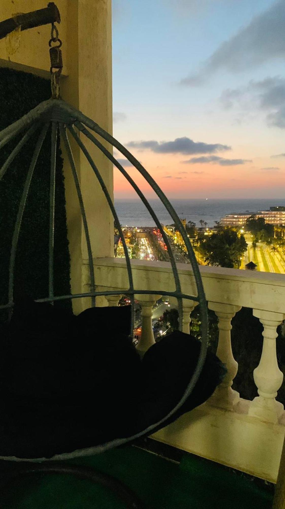 Sea And Montaza Palace View 2 Bedrooms Alexandria,2 Full Bathrooms, With 2 Ac And 1 Stand Fan, Free Wifi , Available Year Days With 3 Heavy Blankets