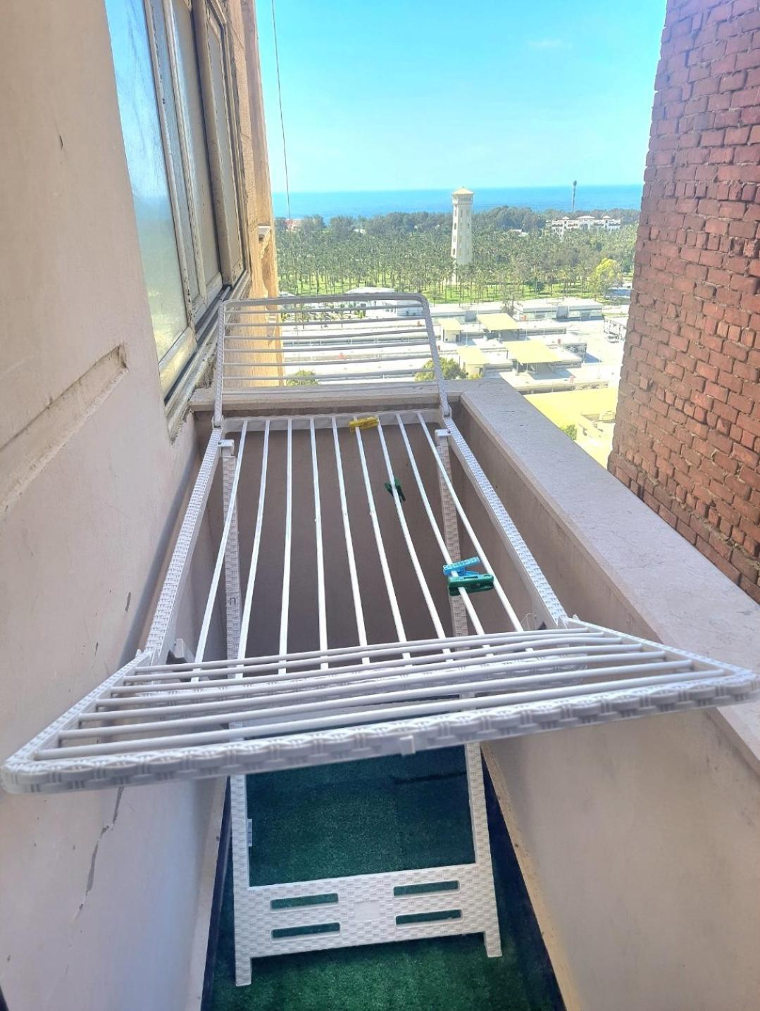 Sea And Montaza Palace View 2 Bedrooms Alexandria,2 Full Bathrooms, With 2 Ac And 1 Stand Fan, Free Wifi , Available Year Days With 3 Heavy Blankets Apartment